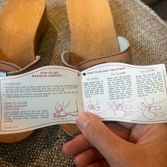 RARE 1970’s VINTAGE Dr. Scholl Tan Exercise Sandals with original tags - Picture 3 of 10